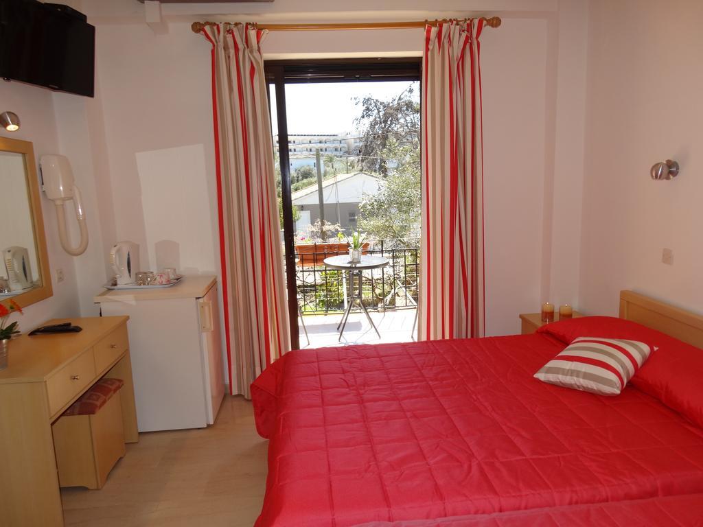 Dassia Beach Pension Oda fotoğraf